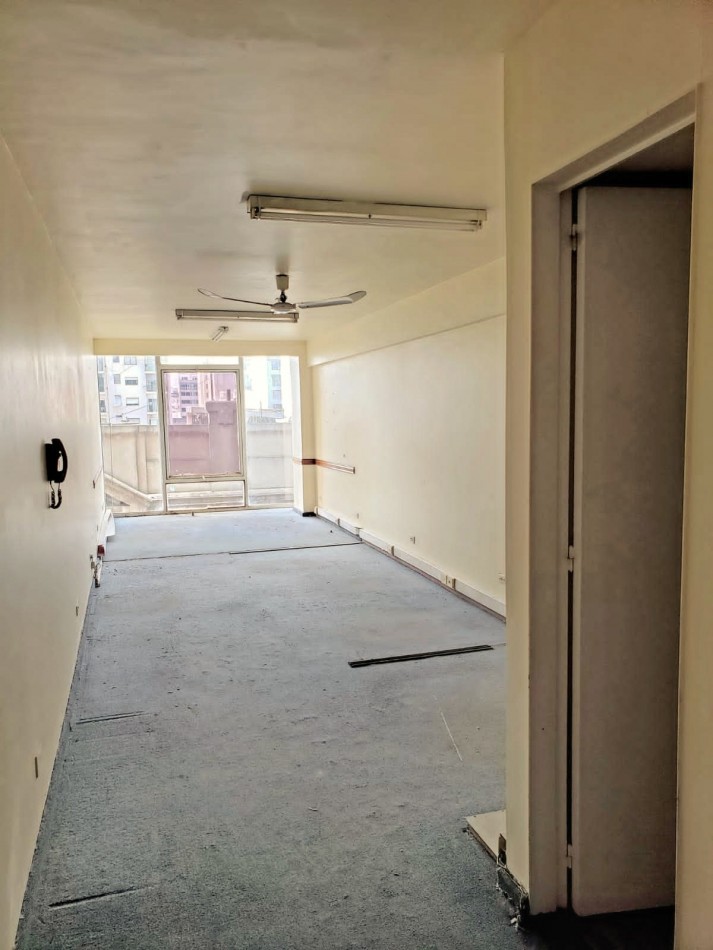 OFICINA EN VENTA CON BAÑO